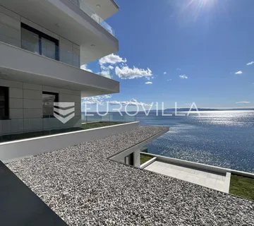 Rijeka, Pećine, NOVOGRADNJA, luksuzan četverosoban stan 200,29 m² prvi red do mora