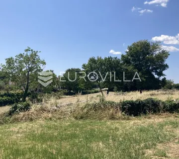 Istra, Puntera, građevinsko zemljište 1148 m2 na super lokaciji u centru mjesta