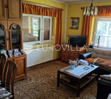 Gornji Kneginec, Varaždin Breg, kuća s prekrasnim dvorištem i pogledom na Varaždin - Varaždin Breg, Gornji Kneginec