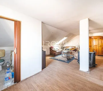 Zagreb, Rudeš, prostran dvoetažan stan 103 m² za adaptaciju - cover