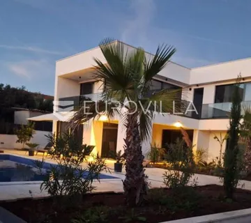 Šolta, Rogač, moderna, luksuzna vila s bazenom - cover