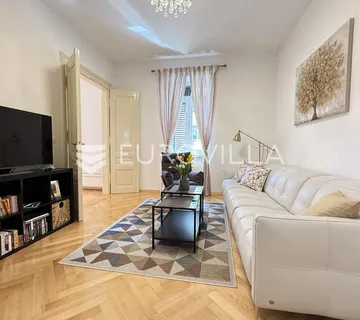 Pula, Monte Zaro: Luksuzni trosobni stan 90 m² s garažom u srcu grada