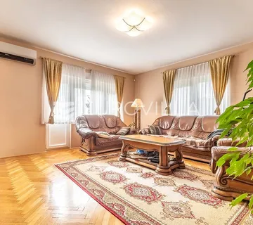 Zagreb, Borčec prekrasna obiteljska kuća 400m2 na parceli 1670m2 - cover