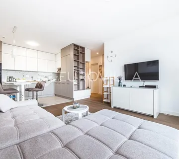 Zagreb, Heinzelova, VMD novogradnja, trosoban stan 84,13 m² 2 parkinga u garaži