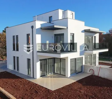 Istra, Novigrad, NOVOGRADNJA, dvojna kuća 500 m od mora - cover