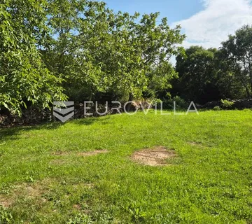 Istra, Dobravci, građevinsko zemljište 1154m2 s dva objekta - Dubravci, Kanfanar