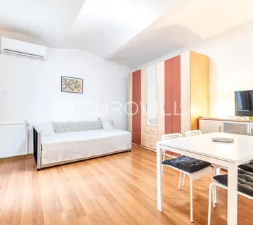 Zagreb, Donji Grad, uređen jednosoban stan 25 m² - cover