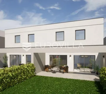 Slavonski Brod, Kolonija, četverosoban dvoetažni stan s vrtom, 163,32 m² - cover