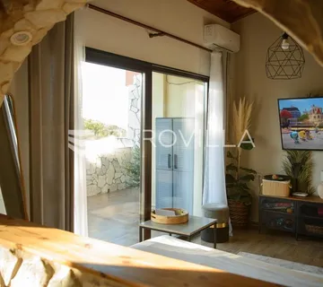 Istra, Premantura, kuća sa 6 apartmana, bazenom i saunom, pogled more - cover