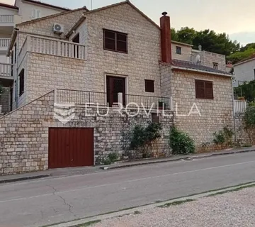 Brač, Pučišća, kamena kuća - cover