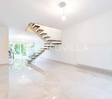 Zagreb, Maksimir, novouređena trosobna kuća 120 m² s garažom i vrtom