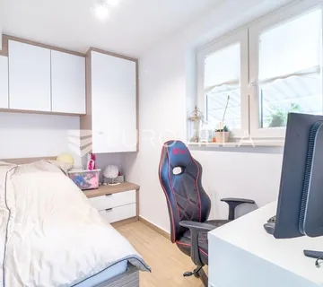 Zagreb, Trnje, zemljište s 2 stambena objekta, 331 m2