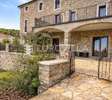Istra, Buje, Kuća u nizu, 187 m² - cover
