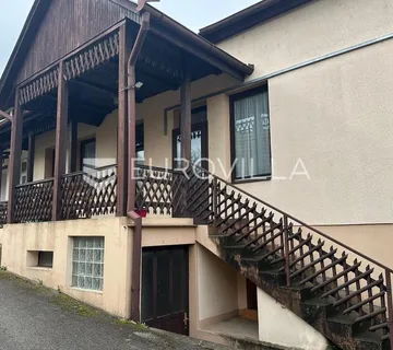 Požega, Centar, dvije stambene jedinice sa 3 stana i posl. prostorom