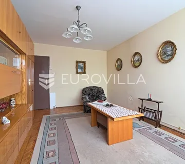 Osijek, Gornji grad, prodaje se trosoban stan površine 71 m²