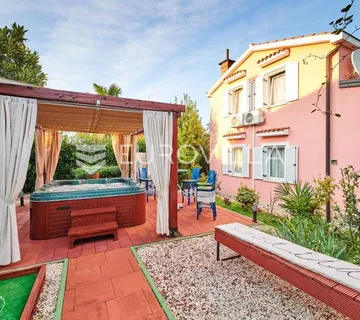 Istra, Umag, samostojeća kuća s bazenom, 143 m²