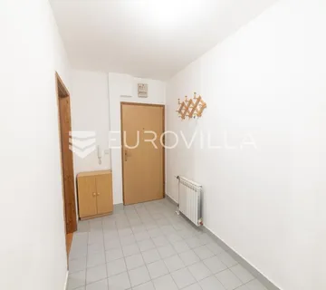 Vukovar, Borovo Naselje, dvosoban stan s loggiom 56,38 m² i spremištem