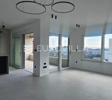 Kaštel Stari, luksuzan stan od 101,1 m² na 1. katu, garaža s liftom i osta - cover
