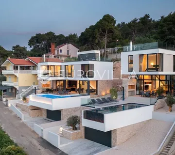 Zadarski arhipelag -otok, luksuzna moderna vila prvi red do mora, bazen i garaža - Preko