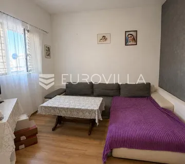 Đakovo, Centar, stan u kući 61 m²