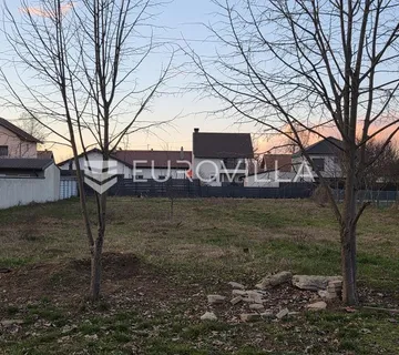 Osijek, Cvjetno naselje, građevinsko zemljište 559 m² u mirnom naselju