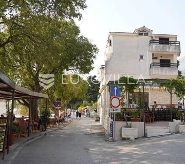 Gradac, Hotel, Pansion na samom moru
