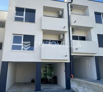 Istra, Medulin, novogradnja, svijetli trosoban stan 53 m² na 1. katu, odličnoj poziciji