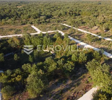 Vodnjan, Mandriol, poljoprivredna parcela s putem 462 m², 900 m od mora