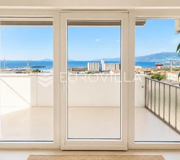 Rijeka, Centar, Brajda, trosoban stan 67,88 m²,panoramski pogled, lift