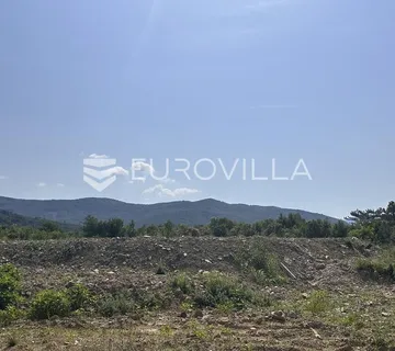 Istra, Ročko Polje, građevinsko zemljište 15852m2 u industrijskoj zoni - Ročko Polje, Buzet