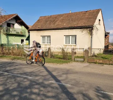 Varaždin, Jalkovec, kuća s priključcima za uklanjanje ili veću renovaciju