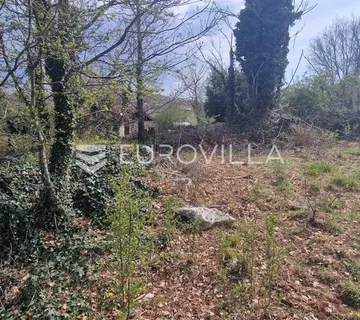 Istra, Karojba 3465m2 građevinskog zemljišta + 1200m2 poljoprivrednog