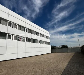 Osijek, Industrijska zona Čepin, Zakup 150, 600 m², prvi red do ceste - Industrijska zona (Čepinska)