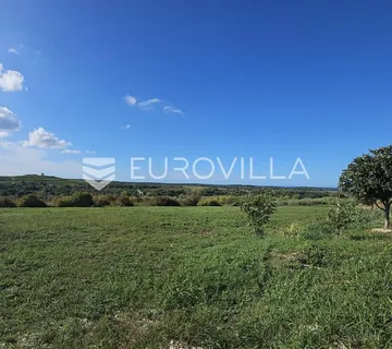 Istra, Buje, građevinsko zemljište B, 1036 m² na odličnoj lokaciji