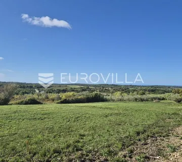 Istra, Buje, građevinsko zemljište 1032 m² na odličnoj lokaciji