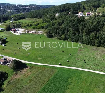 Pazin, Rijavac, prostrano zemljište okruženo prirodom