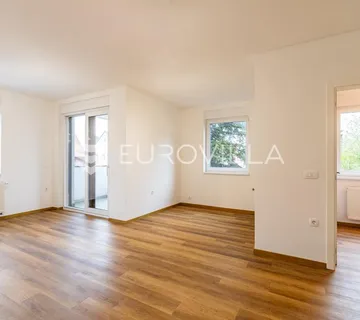 Varaždin, Centar, četverosoban stan s dva parkirna mjesta