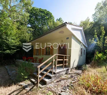 Crikvenica, Grižane, kuća s okućnicom na zemljištu od 1.327 m²