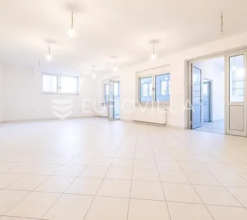Zagreb, Špansko, poslovni prostor NKP 235 m2, 2 PM - cover
