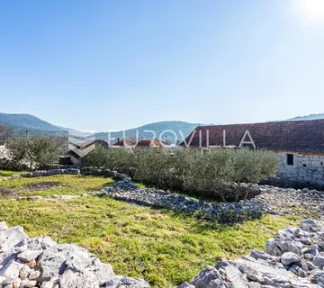 Trogir - autohtono dalmatinsko imanje - cover