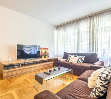 Zagreb Dubrava dvosoban stan 81 m² s loggiom