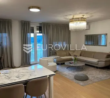 Zagreb, Kennedyev trg, moderan trosoban stan površine 82,1 m² s garažnim mjestom na top lokaciji
