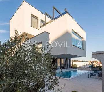 Medulin, besprijekornog luksuzna vila 400 m² s bazenom, 300 m od plaže - cover