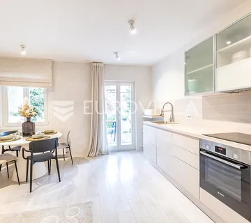 Zagreb, Vinogradska, trosoban stan 120 m² s vrtom