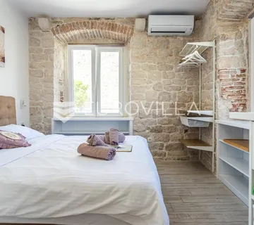 Trogir, tri studio apartmana u centru grada - cover