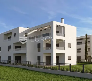 Istra, Poreč, moderan trosobni stan oznake B, neto korisne površine od 92 m² u prizemlju