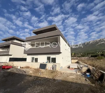 Kaštel Sućurac, dvosoban stan na drugom katu - cover