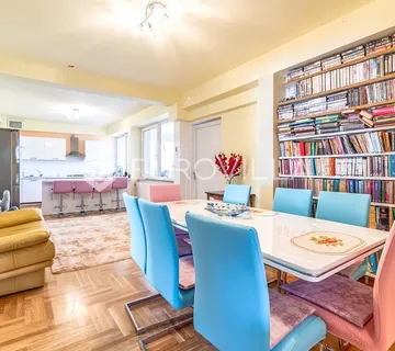 Zagreb, Gornji Bukovac, funkcionalan peterosoban stan s dva parkirna mjesta 153 m²