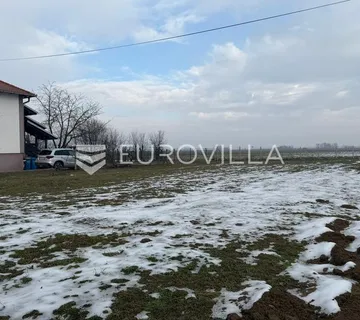 Đakovo, građevinsko zemljište, fronta 15 metara