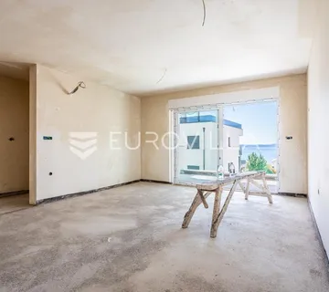 Čiovo, Okrug Gornji, trosoban stan s lođom - Okrug Gornji, Okrug